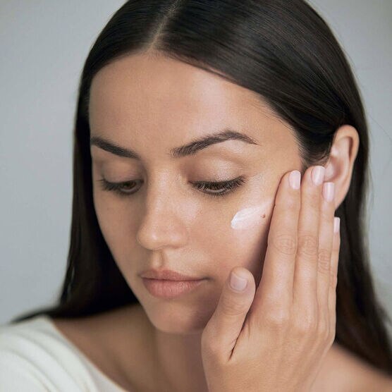 THE NEW MOISTURIZING SOFT CREAM 60ML